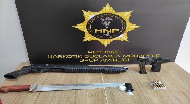 Hatay’da şüphe üzerine durdurulan otomobilde silah ve uyuşturucu bulundu