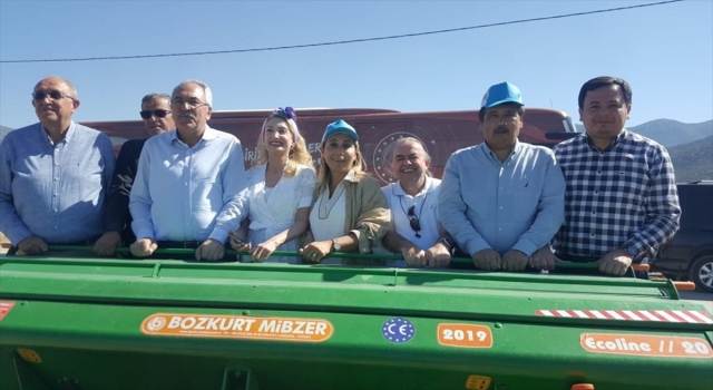Korkuteli’nde karakılçık buğdayı ekimine başlandı