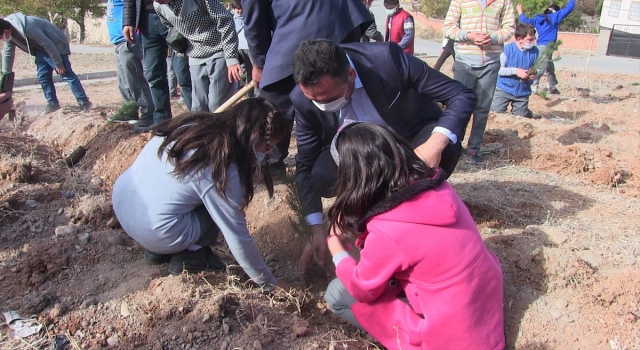 Kahramanmaraş’ta ”Her çocuk bir fidan” kampanyasıyla 1 milyon fidan toprakla buluşturulacak