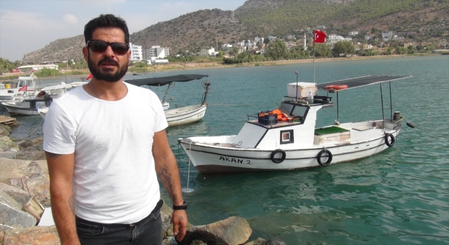 Mersin’de batan gezi teknesindeki iki kişiyi balıkçı kurtardı