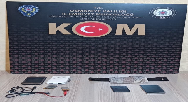 Osmaniye’de Motorlu Taşıtlar Sınavı’na kopya düzeneğiyle girmeye çalışan iki zanlı yakalandı