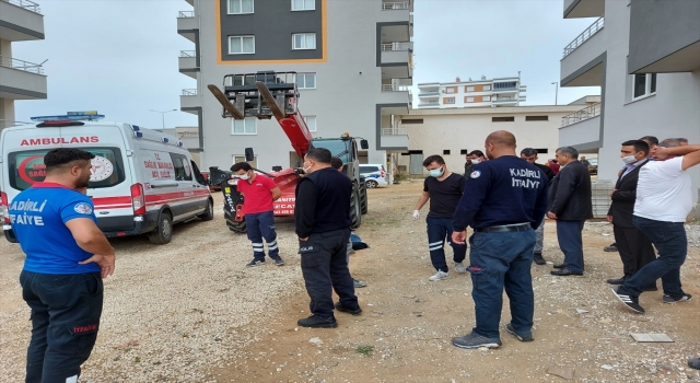 Osmaniye’de geri manevra yapan tekerlekli vincin altında kalan işçi hayatını kaybetti