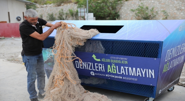 Antalya’da deniz canlılarına zarar veren ”hayalet ağlar” konteynerde toplanacak