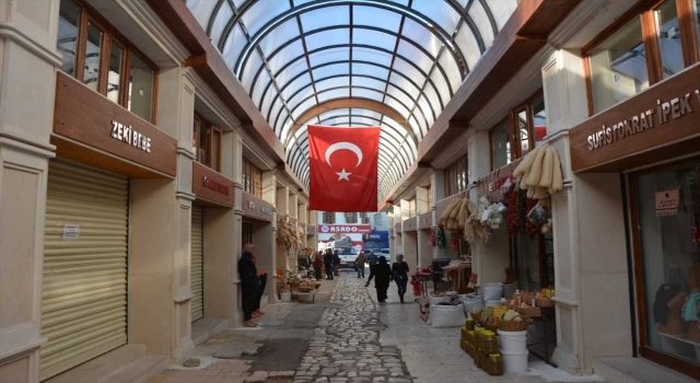 Antakya’da tarihi Uzun Çarşı’ya estetik görünüm kazandırılıyor