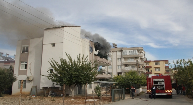 Antalya’da yangın çıkan ev kullanılamaz hale geldi