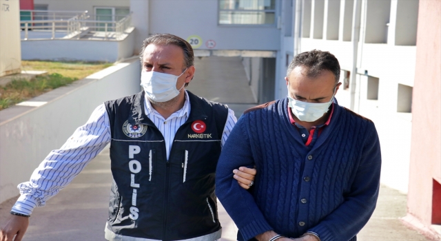Adana’da sebze kasalarına gizlenmiş 99 kilo 450 gram esrar ele geçirildi
