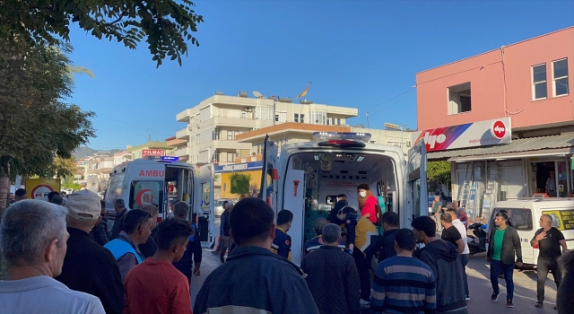 Antalya’da 5 kişinin yaralandığı trafik kazası güvenlik kamerasında
