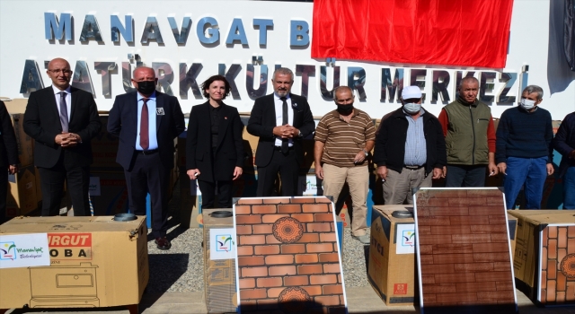 Manavgat’taki orman yangınından etkilenenlere soba dağıtıldı