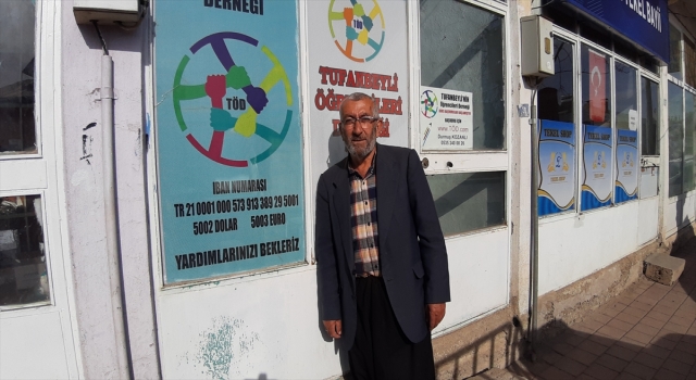 Adana’da emekli imam kurduğu dernek aracılığıyla öğrencilere burs sağlıyor
