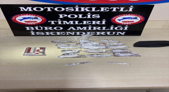 Hatay’da uyuşturucu bulunan otomobildeki 4 şüpheli gözaltına alındı