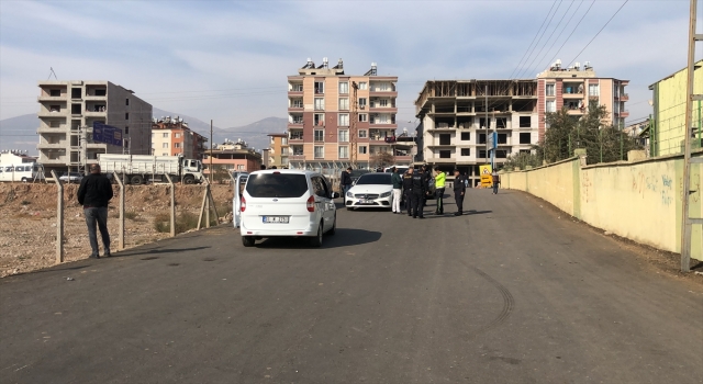 Hatay’da bıçaklı ve sopalı kavgada 3 kişi yaralandı