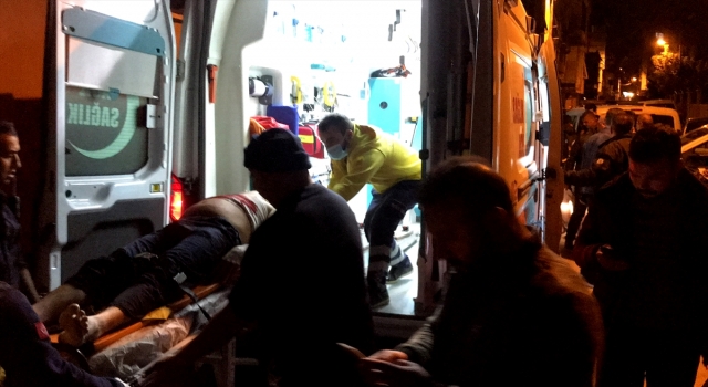 Adana’da komşular arasındaki silahlı bıçaklı kavgada iki kişi yaralandı