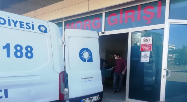 Antalya’da babasının pikapla geri manevra yaparken çarptığı çocuğun cenazesi ailesine teslim edildi