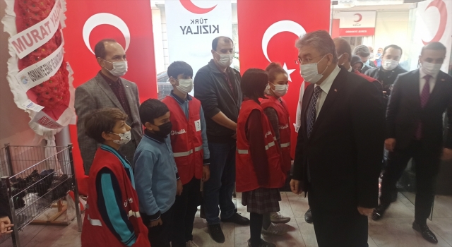 Türk Kızılay, Osmaniye’de 5 bin öğrenciye kıyafet yardımında bulundu