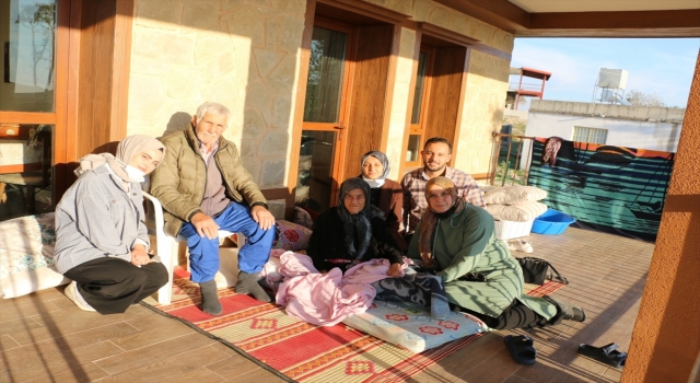 KADEM’den Manavgat’ta yangında evini kaybeden yaşlı çifte ziyaret