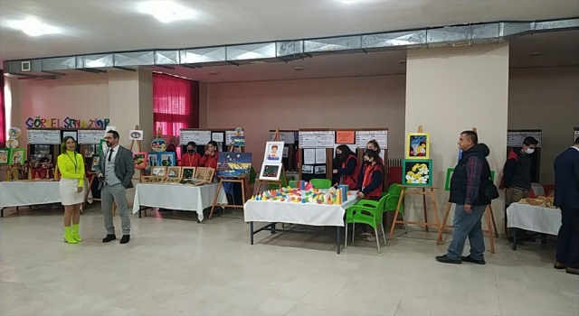 Kozan’da ”TÜBİTAK 4006 Bilim Fuarı” açıldı