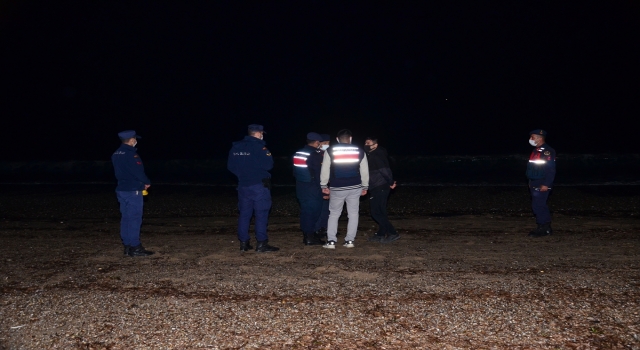 GÜNCELLEME Antalya’da tekneden denize düşen 13 Suriyeli yüzerek kıyıya ulaştı, 2 kişi aranıyor