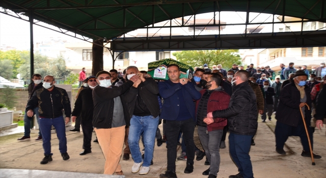 Antalya’da halı sahada kalp krizi geçiren kişi öldü