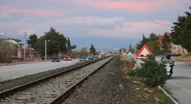 Burdur’da trenin çarptığı kadının hayatını kaybettiği yere üst geçit yapılacak