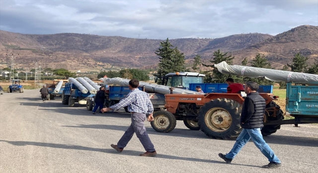 Mersin’de arazileri yangından etkilenen çiftçilere fidan yardımı yapıldı
