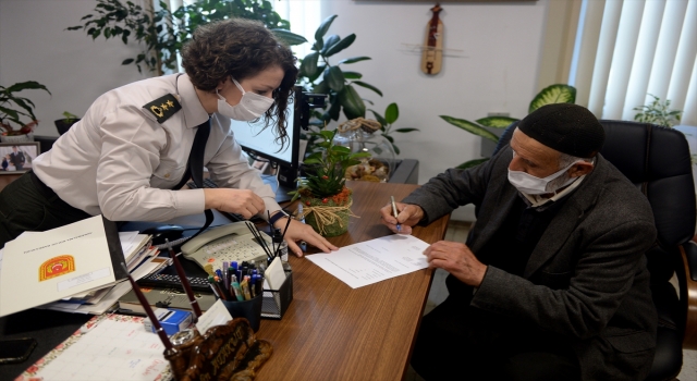Yıllar sonra babalarının İstiklal Madalyası’nı almanın gururunu yaşadılar