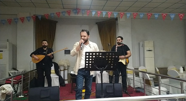 Kozan’da konserde Emin Demir ve Atilla Yılmaz sahne aldı