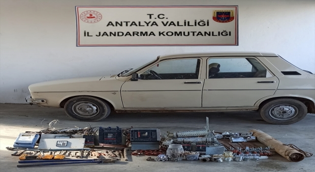 Burdur’dan hırsızlık yapan 3 şüpheli Antalya’da yakalandı