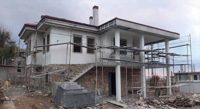 Antalya’da yangında hasar gören evlerin yerine yenileri yapılıyor