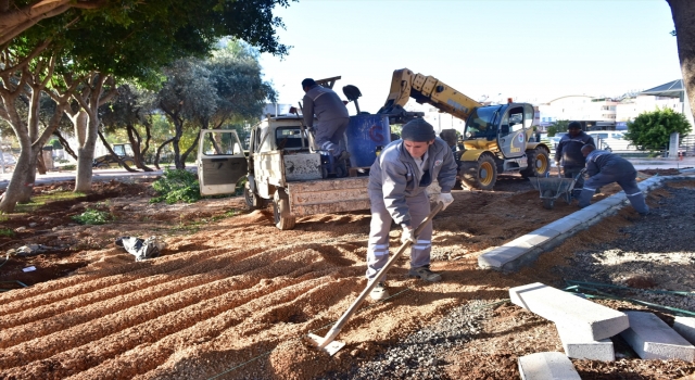 Kepez’de parkların bakım ve onarımı yapılıyor