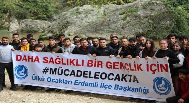 Erdemli’de uyuşturucuya karşı doğa yürüyüşü yapıldı