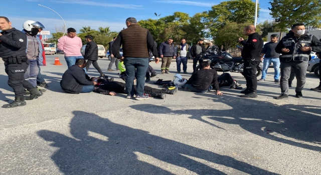 Mersin’de otomobil ile çarpışan motosikletteki 2 polis yaralandı