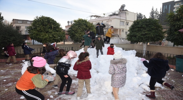 Osmaniye’de öğrencilere kar sürprizi