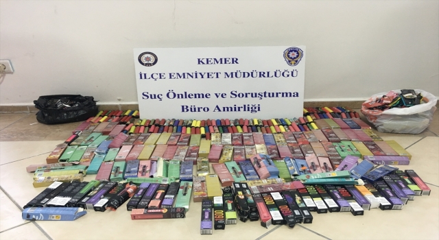Antalya’da ithalatı yasak 2 bin 376 elektronik sigara ele geçirildi