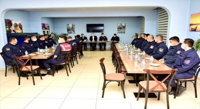 Kahramanmaraş Valisi Coşkun yeni yıla görev başında giren personeli ziyaret etti