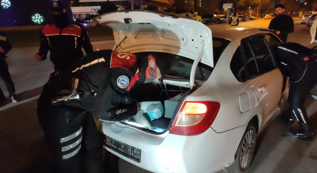 Adana’da ”yılbaşı huzur ve güven” uygulaması yapıldı