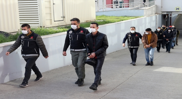 Adana’da uyuşturucu sattıkları iddiasıyla 4 zanlı tutuklandı