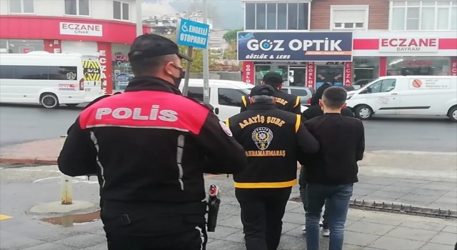 Kahramanmaraş’ta mazgal kapağı hırsızlığı güvenlik kamerasında
