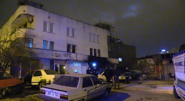 Adana’da hurda deposunda çıkan yangın söndürüldü
