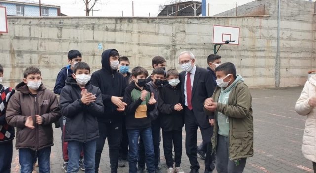 Milli Eğitim Bakan Yardımcısı Ahmet Emre Bilgili, Adana’da incelemelerde bulundu