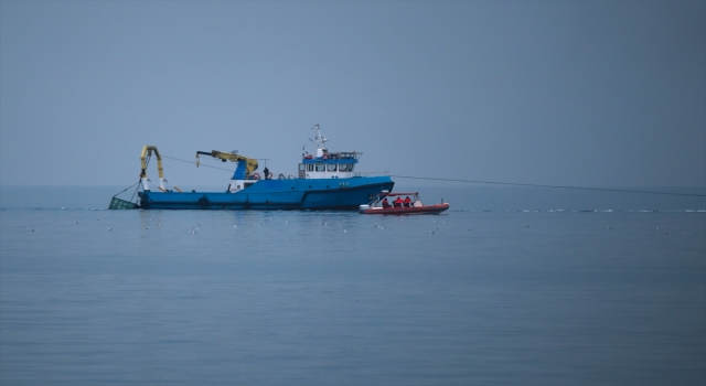 İskenderun Körfezi’nde gemiden düşen dinamit yüklü konteyner karaya çıkarıldı