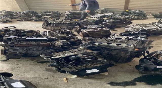 Adana’da gümrük kaçağı 34 otomobil motoru ele geçirildi