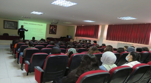 Serik’te öğrencilere polislik mesleği tanıtıldı