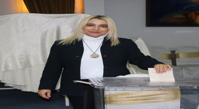 Kozan’da berberler odası seçimini yeniden Zahide Azgın kazandı