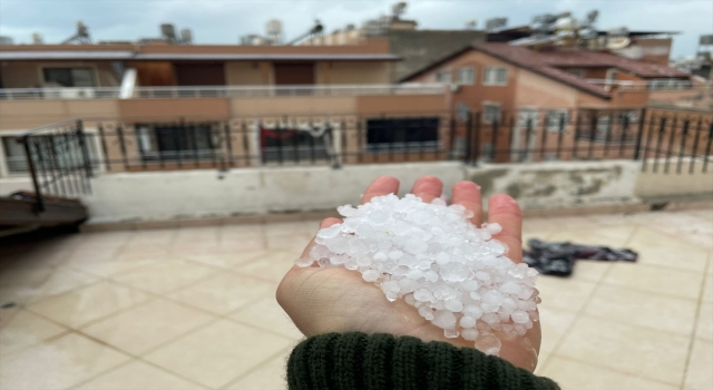Hatay’da dolu yağışı hayatı olumsuz etkiledi