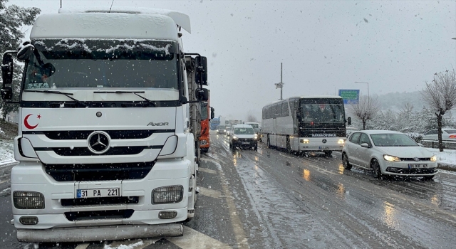 Hatay’da kar yağışı ulaşımı olumsuz etkiledi