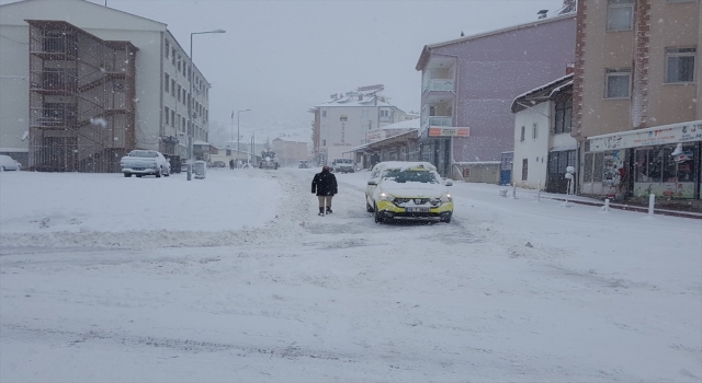 Kuraklık yaşanan Burdur’da etkili kar yağışı sevinçle karşılandı