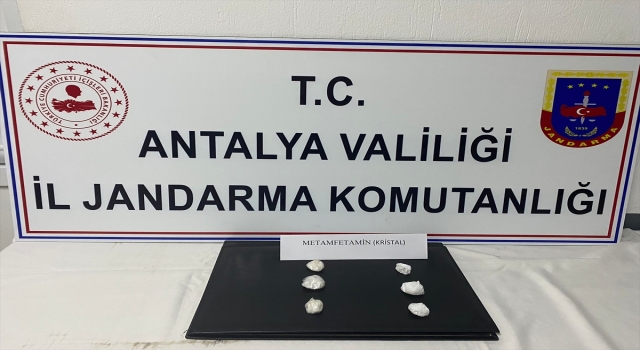 Antalya’da uyuşturucu bulunan araçtaki 3 zanlı gözaltına alındı
