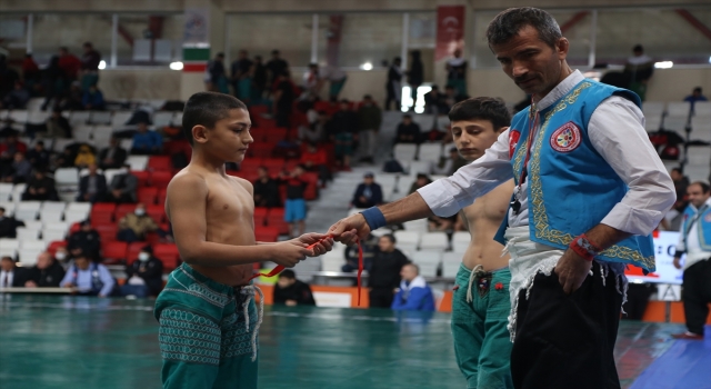 Şalvar Güreşi Dünya Şampiyonası Kahramanmaraş’ta başladı