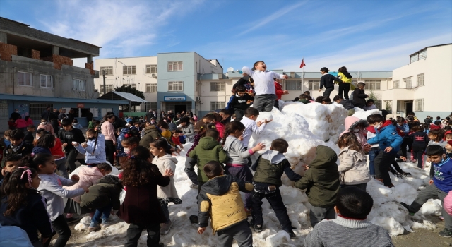 Mersin’de öğrencilere taşımalı kar sürprizi