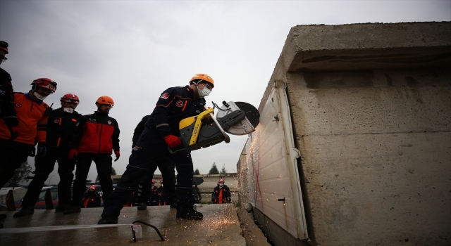 Adana’da AFAD deprem tatbikatı yaptı